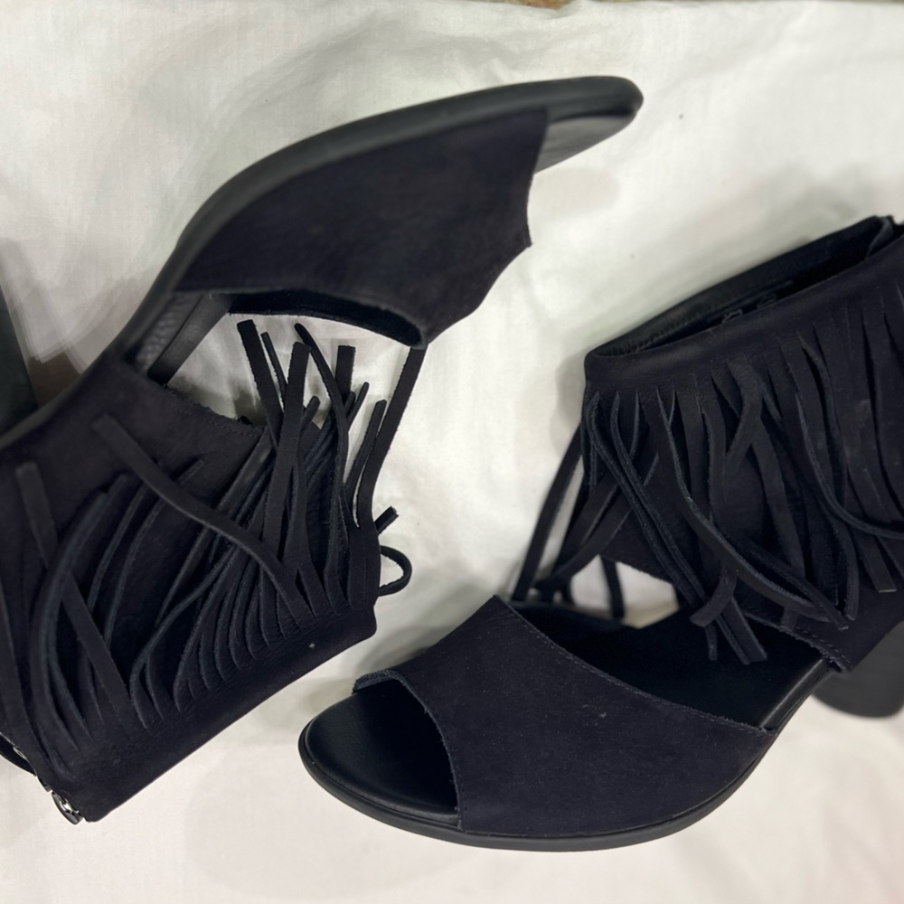 Arche fringe suede booties sandals *very rare* size 39 or 9